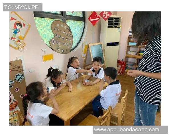 毛绒玩具足球带给孩子们的快乐与温暖，陪伴成长的最佳伙伴